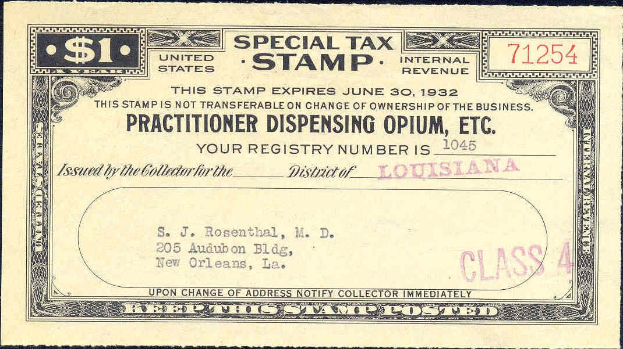 Schwarzer Hintergrund mit einem Steuerzeichen, das "Practitioner Dispensing Opium, Inc." bezeichnet