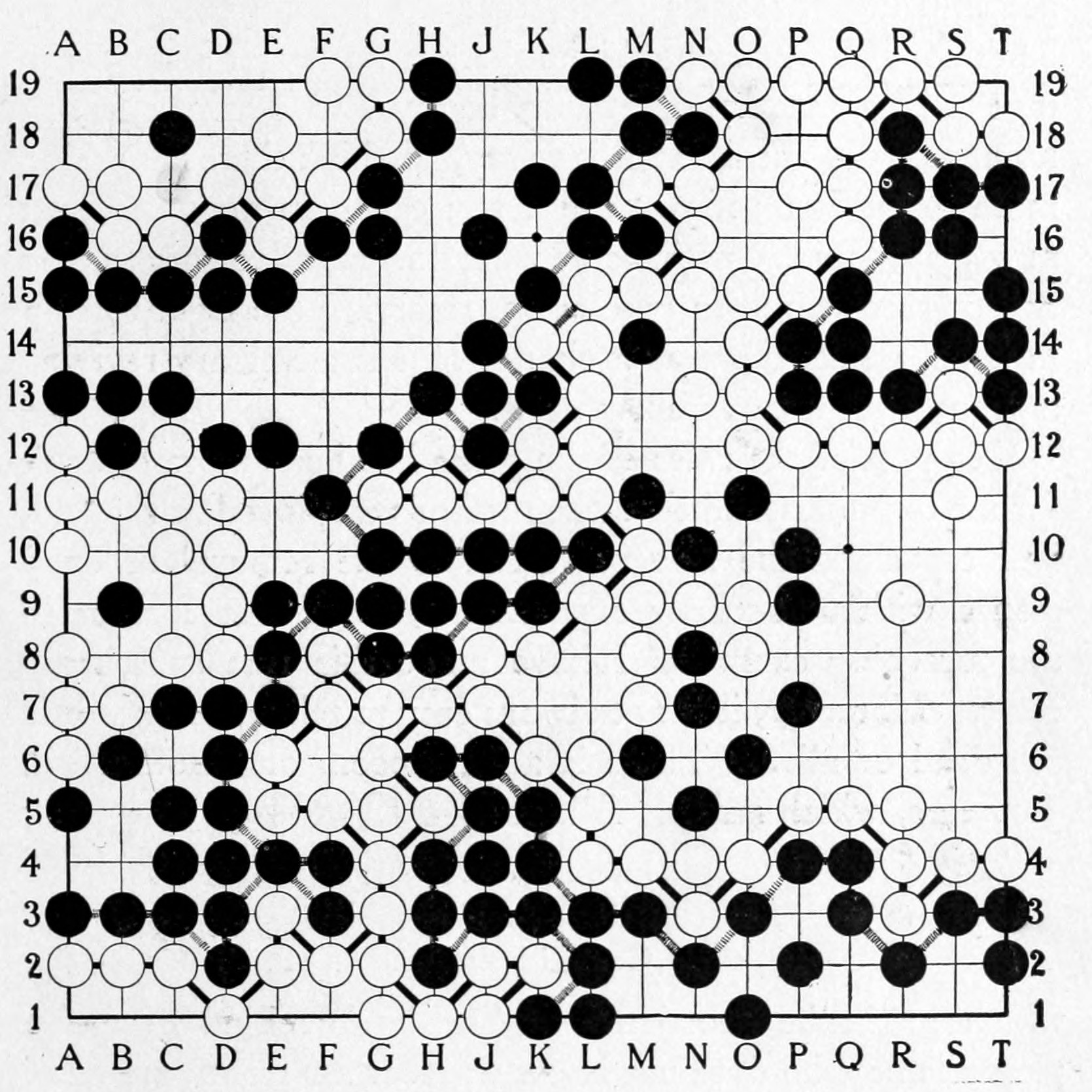 Schwarz-weißes Kreuzworträtsel-Raster mit kreisförmigen Zellen, die Buchstaben und Zahlen enthalten.