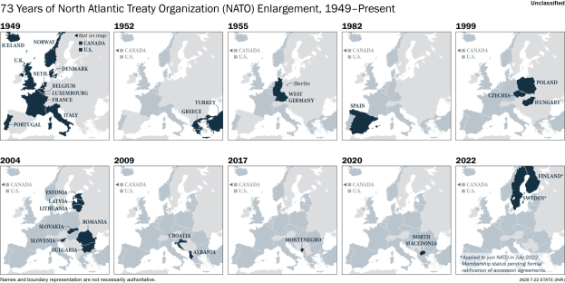 Eine Karte, die die 73-jährige Erweiterung der Nordatlantikvertragsorganisation (NATO) von 1949 bis heute zeigt, mit farblich kodierten Regionen und informativem Text oben.