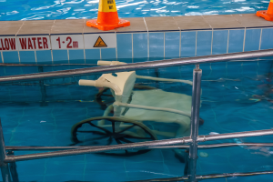 Schwimmbad oder Schwimmbehälter? - JUNGE FREIE WÄHLER fordern Investitionen in lokale Infrastruktur